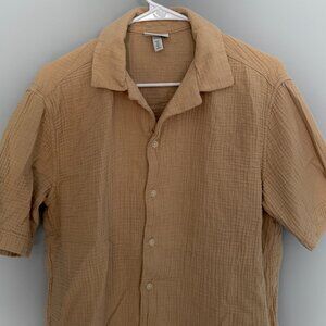 H&M Tan Textured Cotton Short Sleeve Button-Up Shirt (Small)